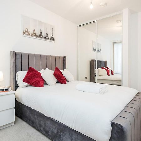 Deluxe Condo Beside 02 Arena And Central London Exterior photo